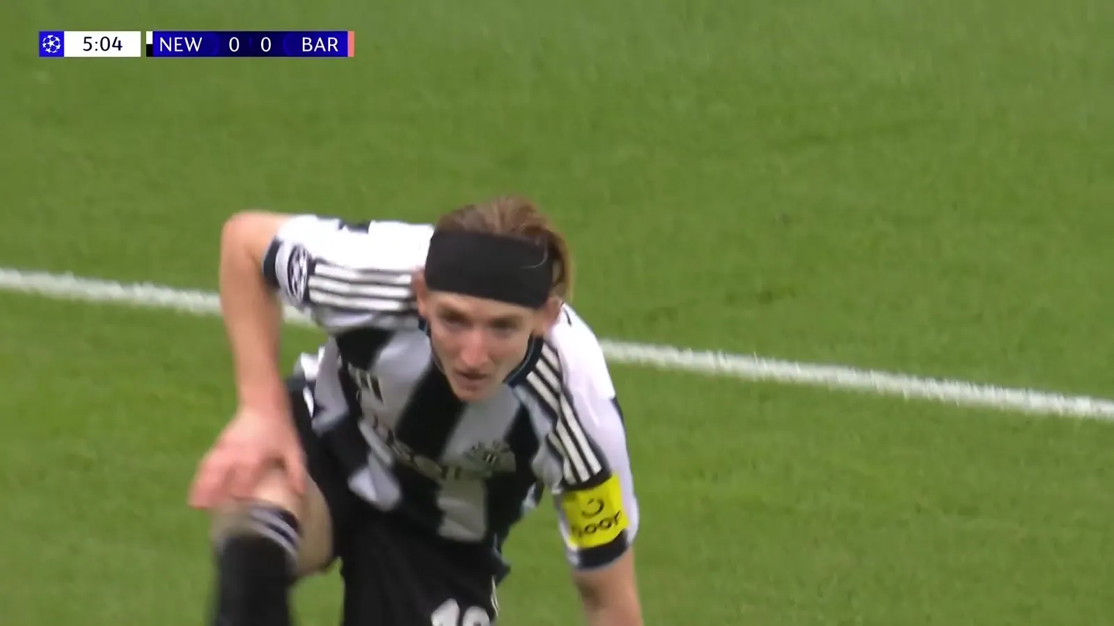 Chance! Gordon Flitters Away A Golden Opportunity To Score